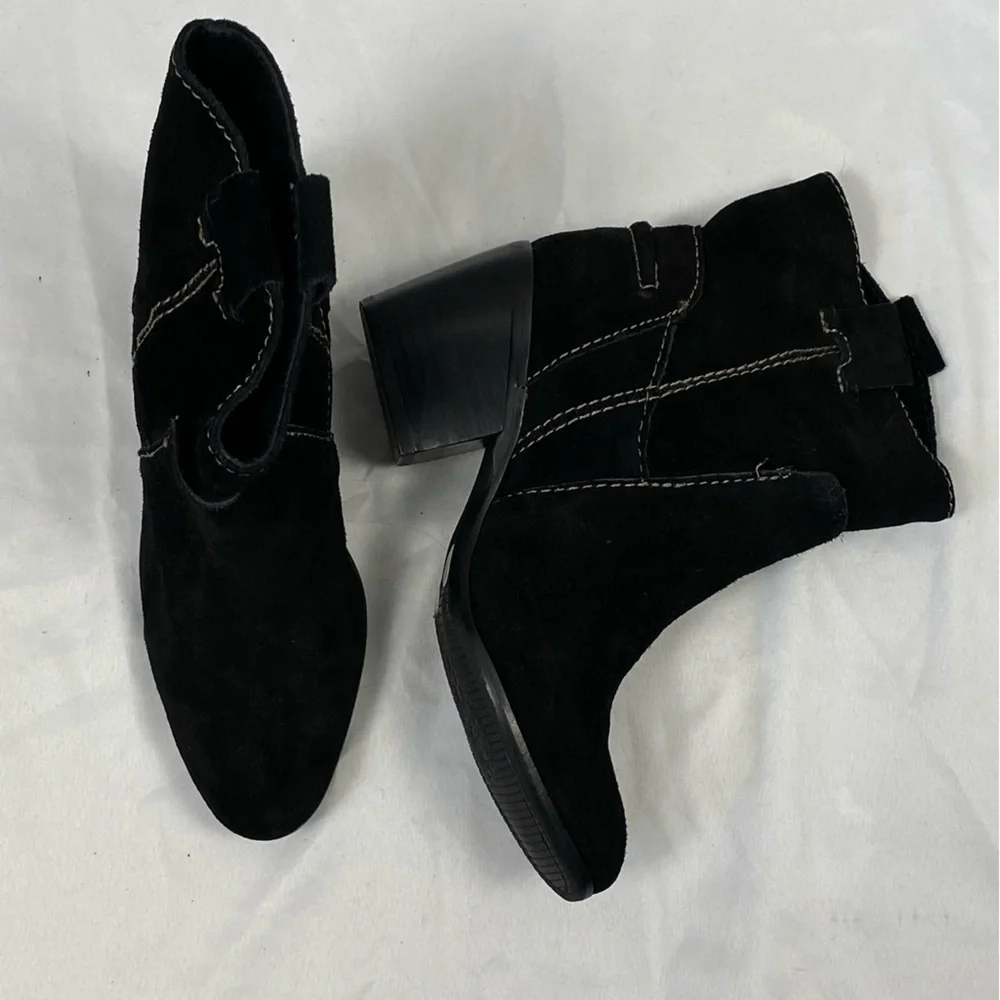 Vince Camuto VC-Maves Black Suede Ankle Boots 5.5 M